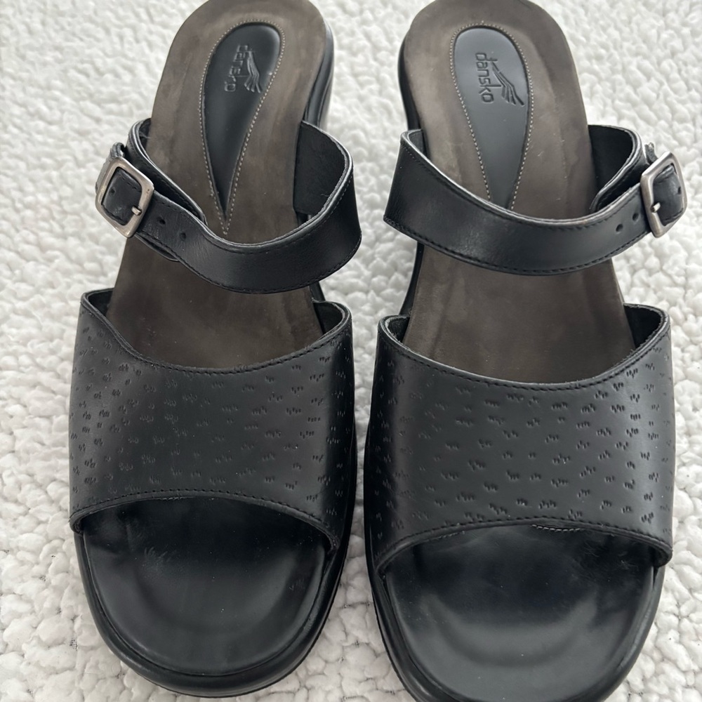DANSKO Black Leather Slip-on Sandals. Sz 40/9-9.5) Made In Portugal. Gently Worn